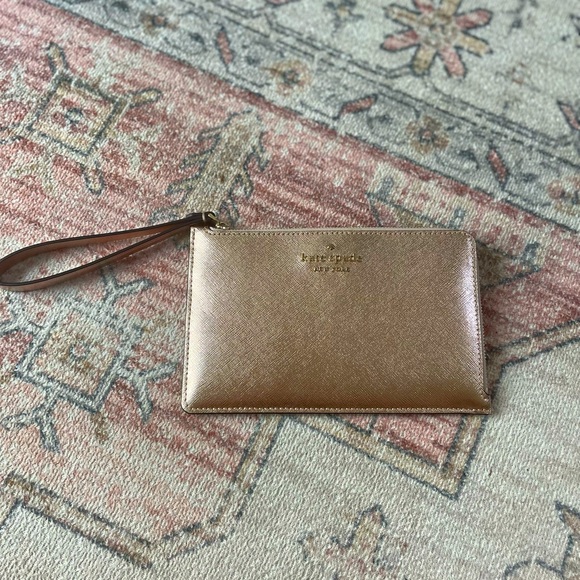 kate spade Handbags - Kate Spade Wristlet